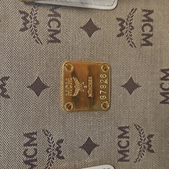 Pre Loved MCM Vintage White and Gold Handbag - Picture 13 of 14